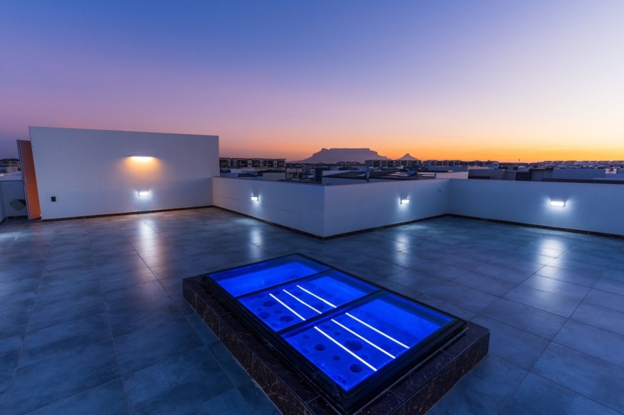 6 Bedroom Property for Sale in Sandown Western Cape
